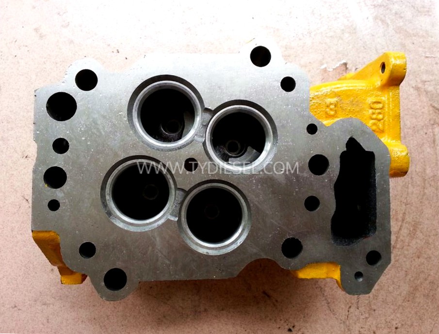 Komatsu 6D125 Cylinder Head