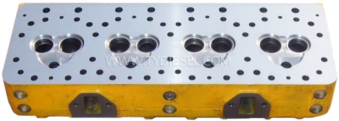 Komatsu 4D130 Cylinder Head