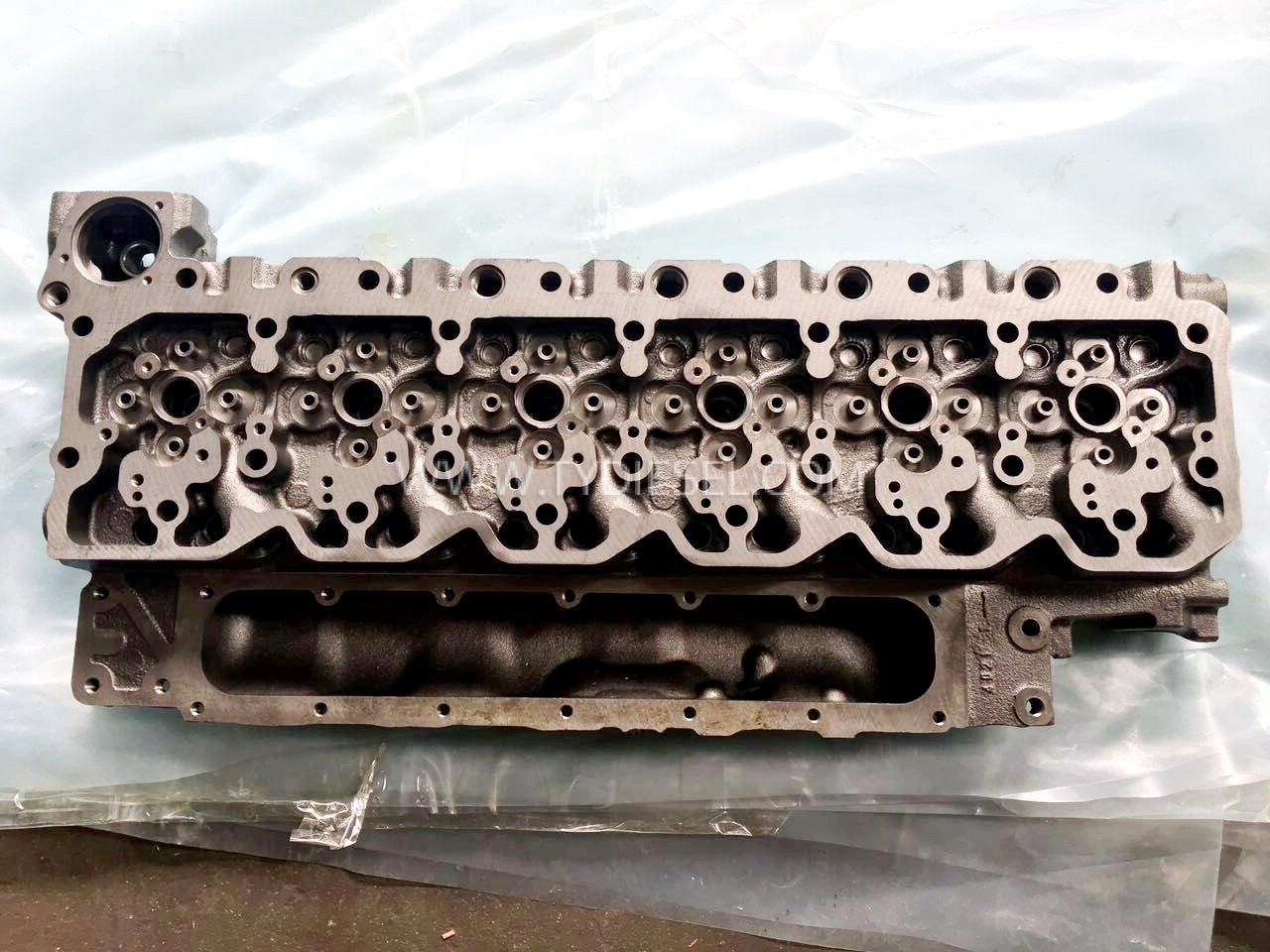 Komatsu 6D107 Cylinder Head