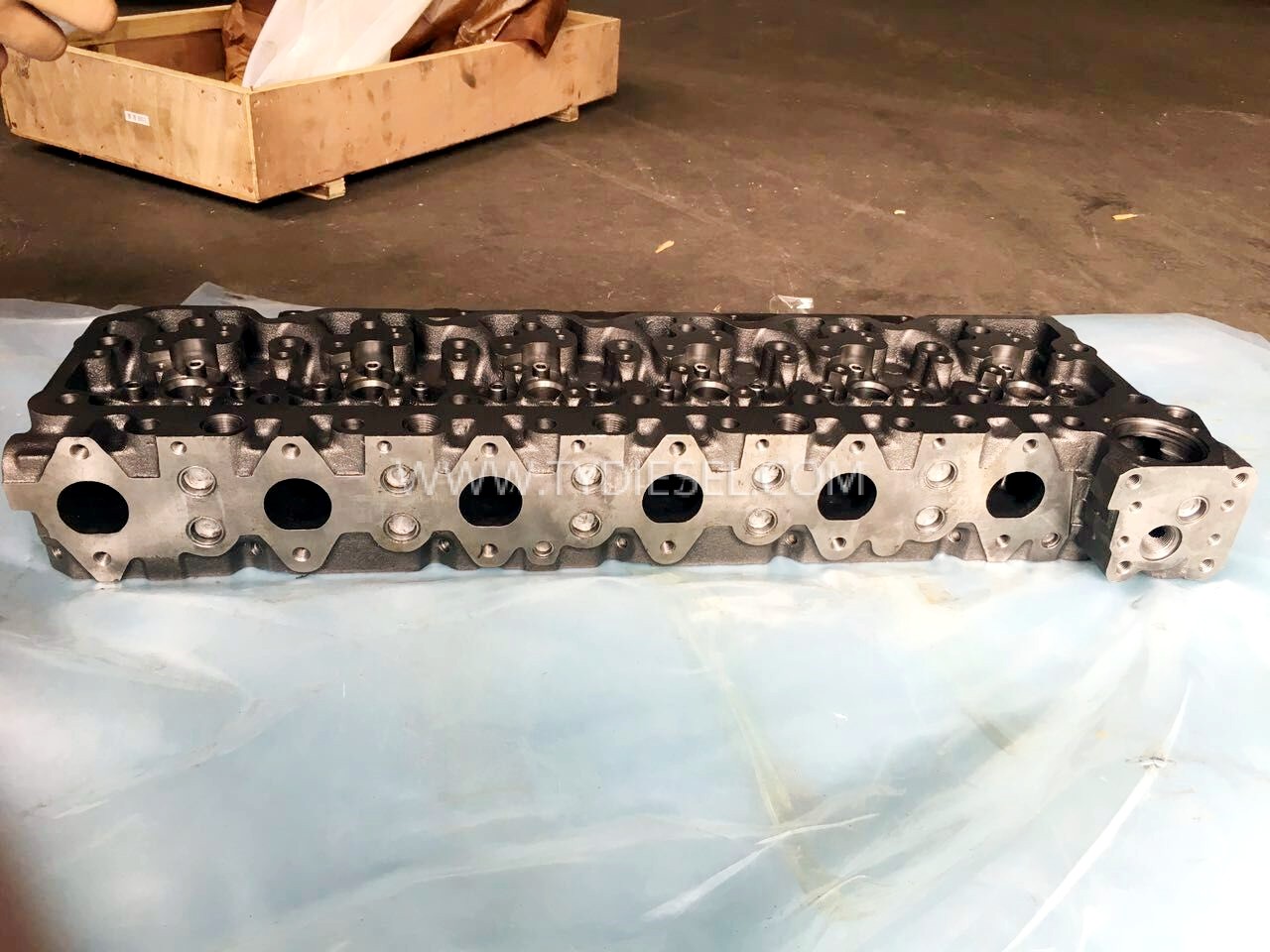 Komatsu 6D107 Cylinder Head