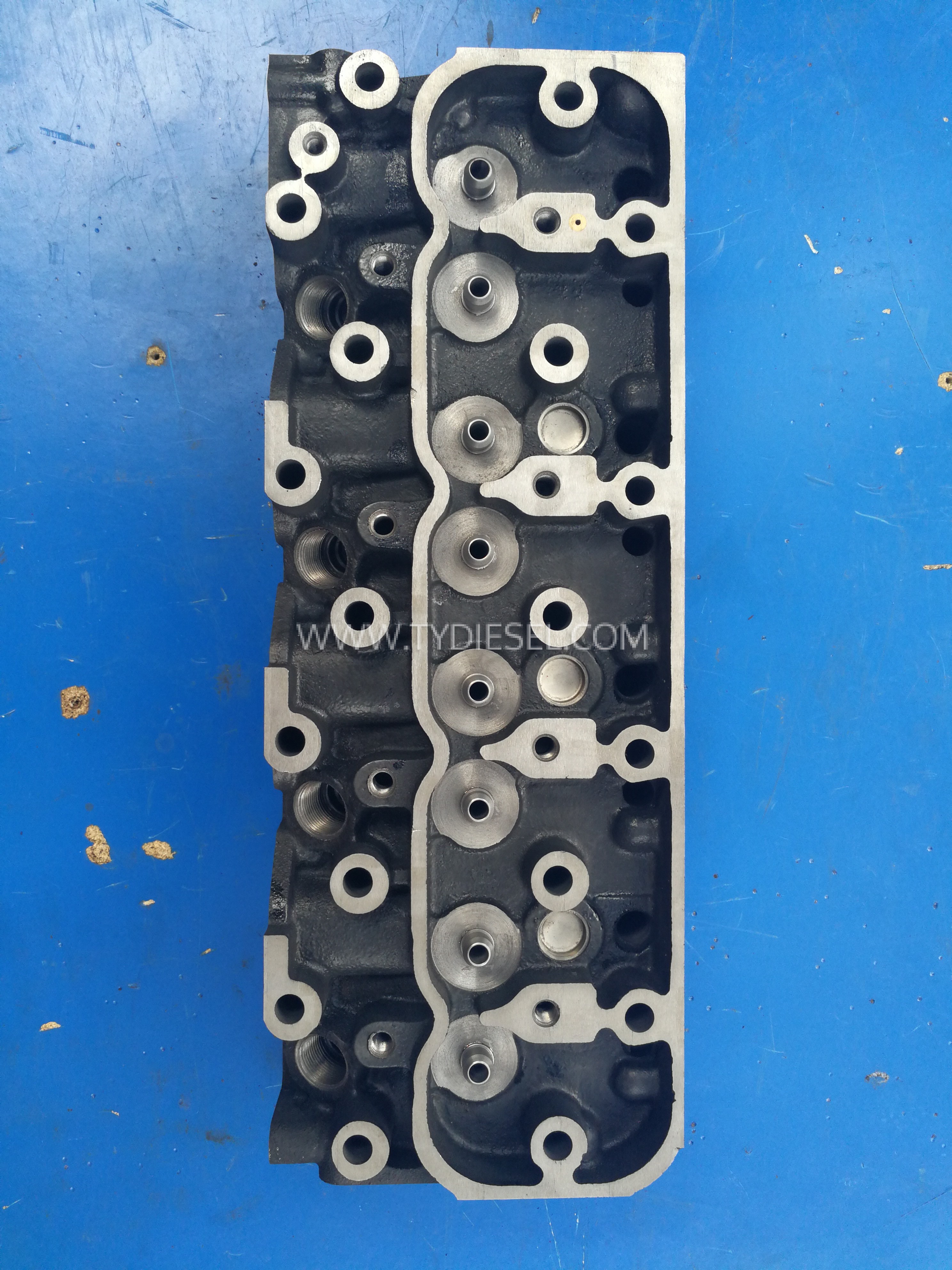 Isuzu 4JG2 Cylinder Head