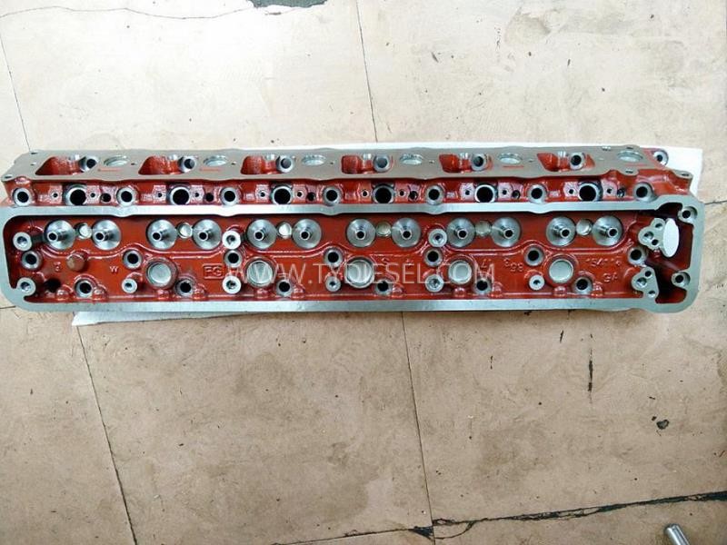 Isuzu 6SD1 Cylinder Head