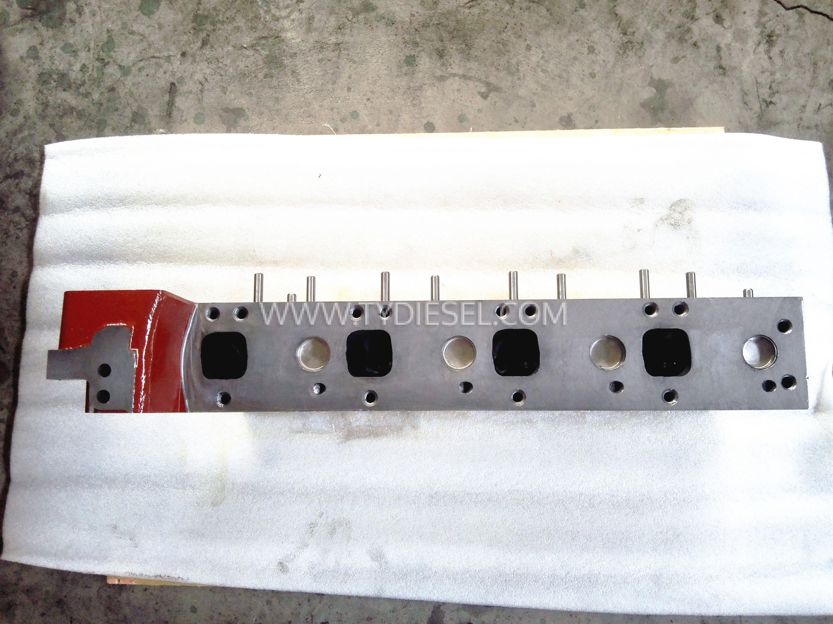 Hino J105C Cylinder Head