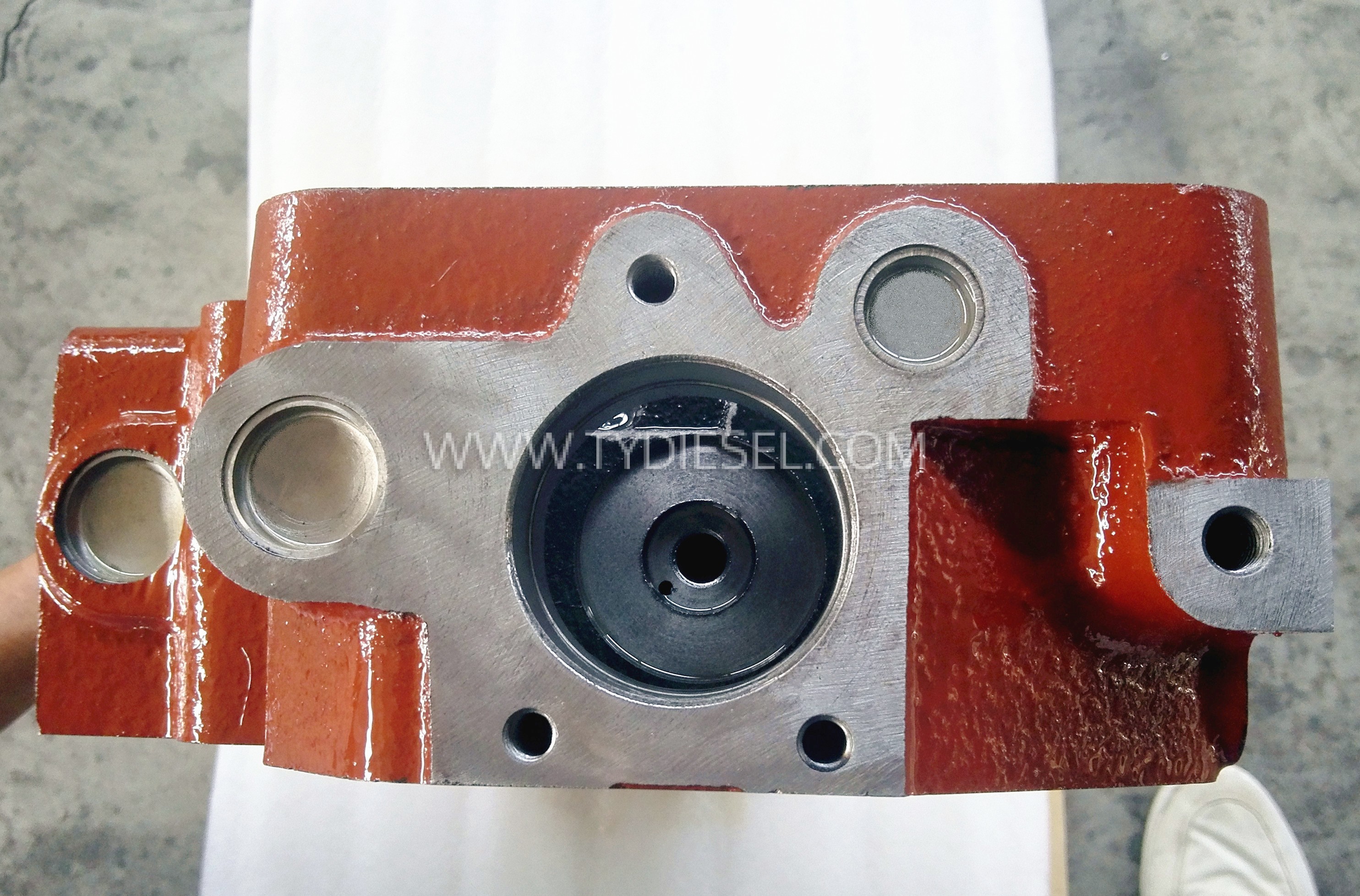 Hino J105C Cylinder Head