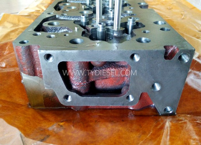 Hino P11C Cylinder Head