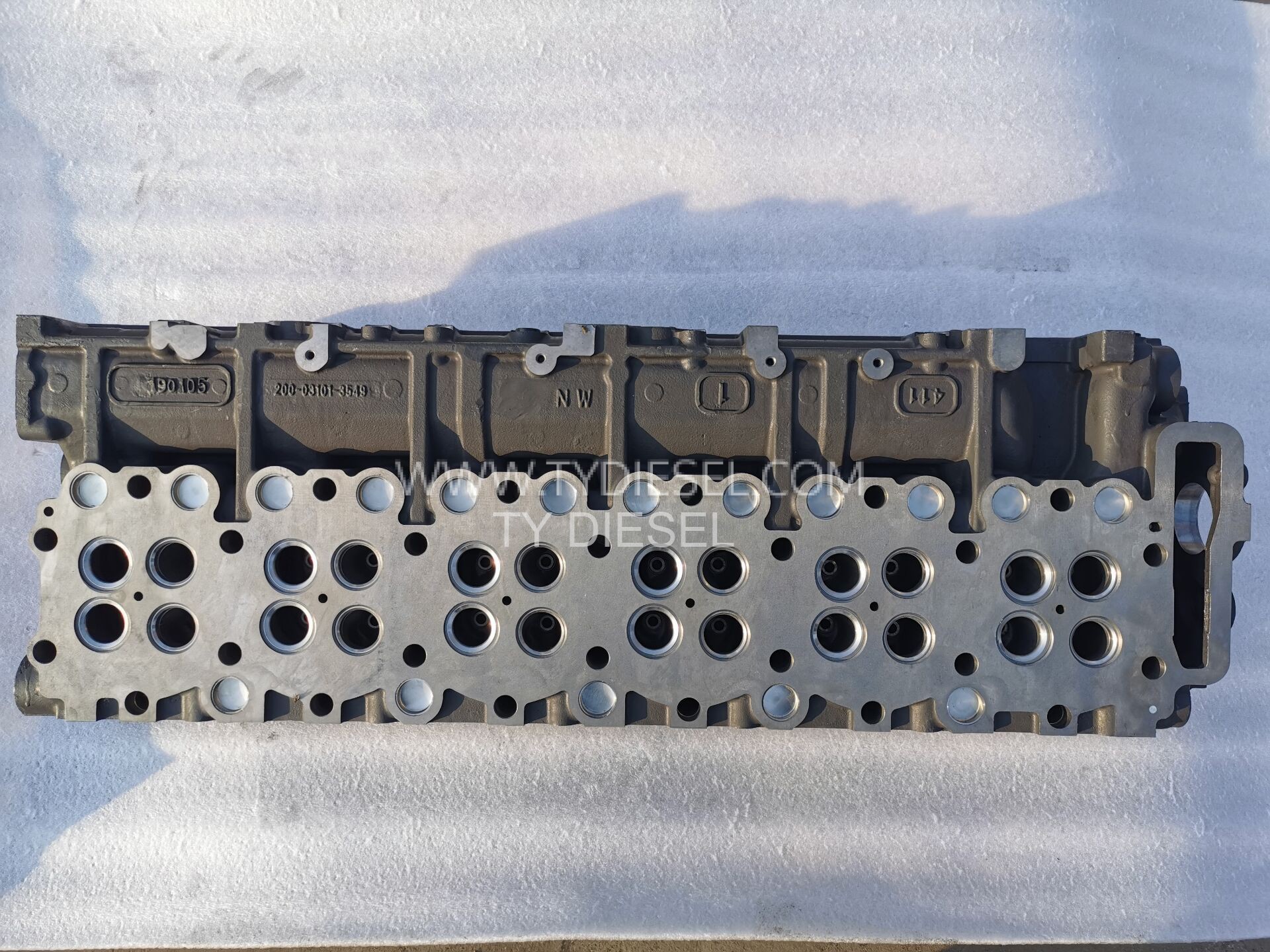 Man D2066 CYLINDER HEAD