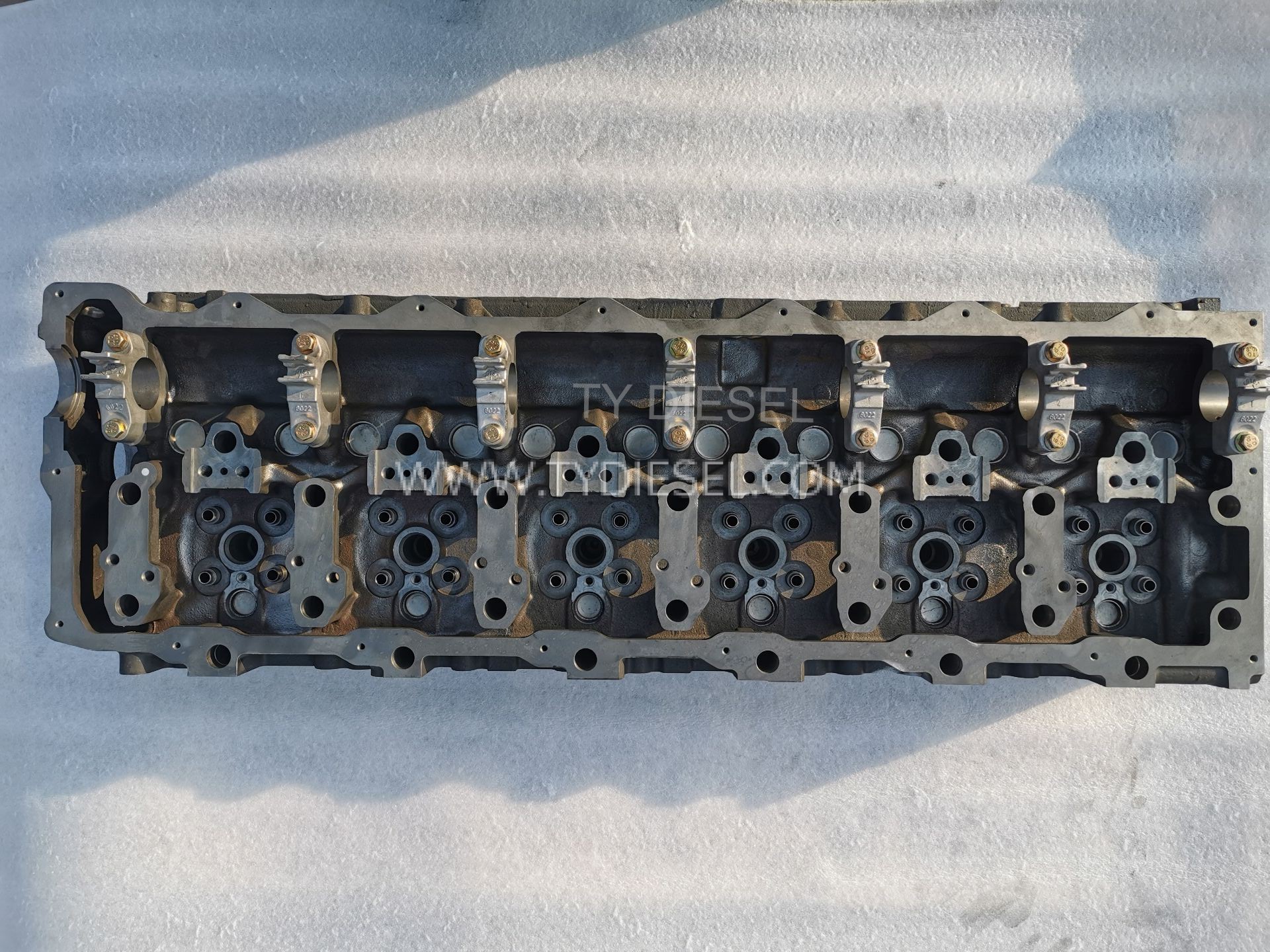 Man D2066 CYLINDER HEAD